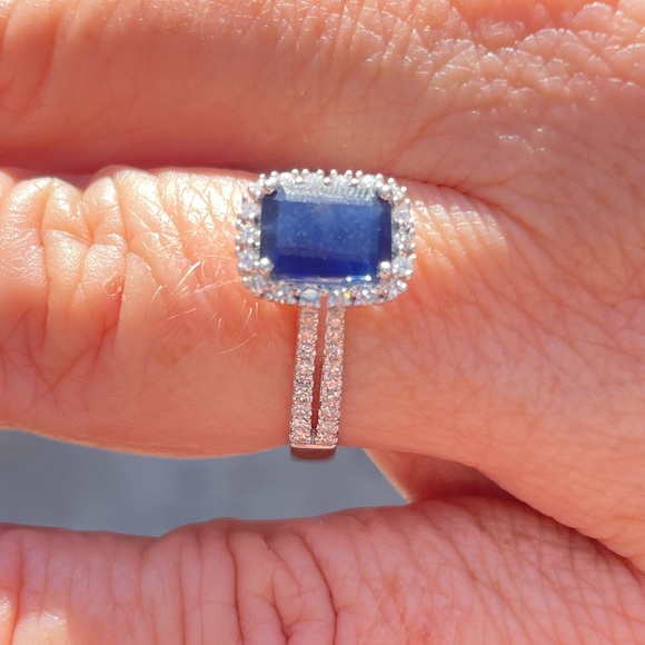 Effy 1.52 ct tw sapphire & 1/3ct tw Diamond ring in 14k white gold - Picture 13 of 14